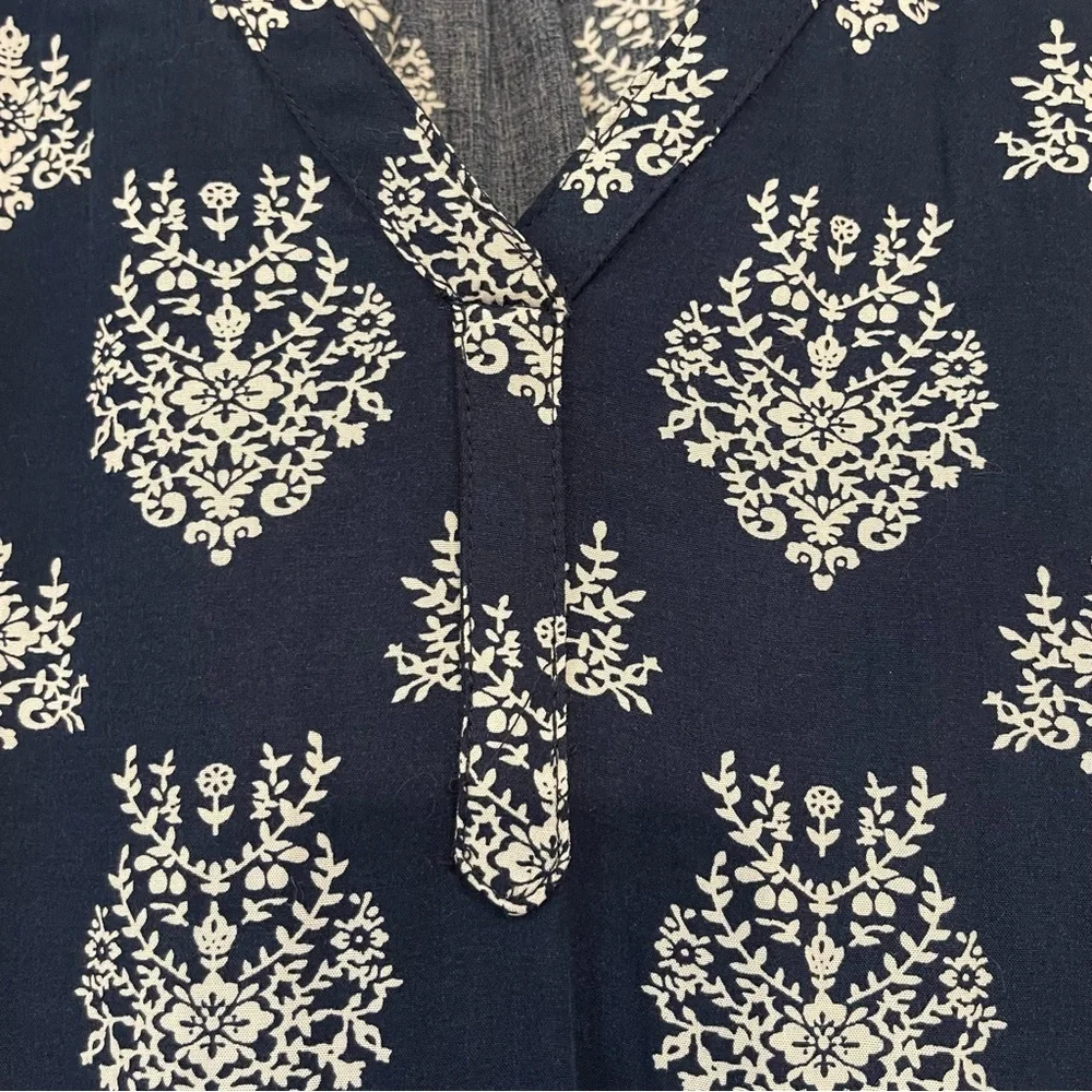 Kedzie Henley Top. Size Large - Picture 4 of 5